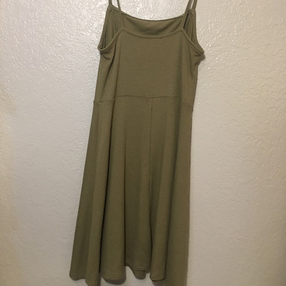 Flowy Dress - Picture 3 of 3